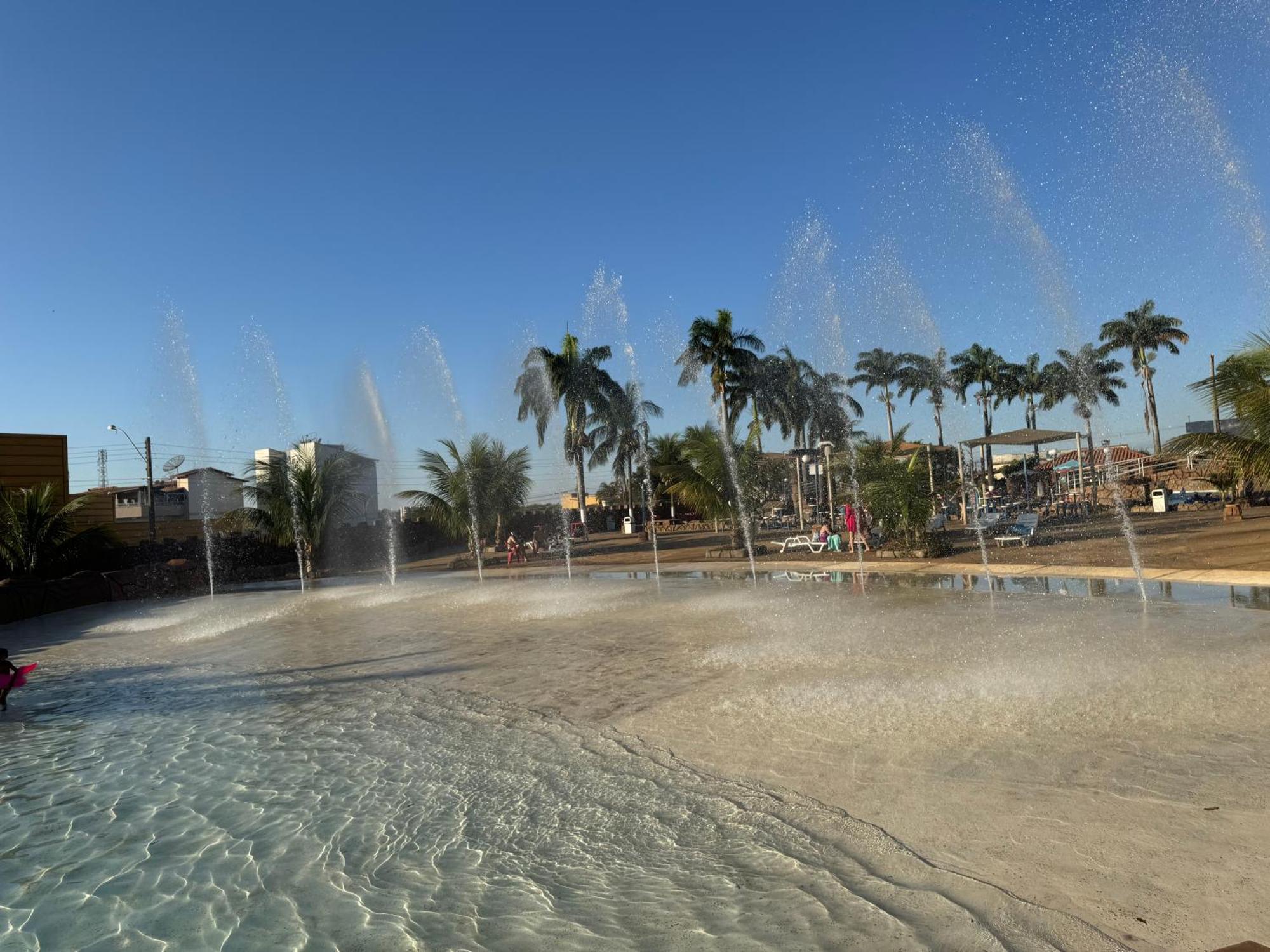 Acquaville Flat E Parque Aquatico Caldas Novas Εξωτερικό φωτογραφία